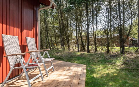 Epiphania - 900M from the Sea: Madera, Mueble, Mueble Para Exteriores, Silla, Silla Plegable, El Terreno Del Lote, Jardín, Patio Interior, Madera Dura, Manchas De Madera