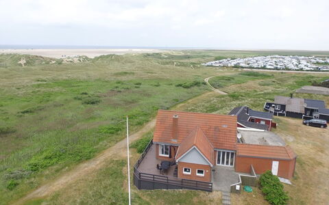 Helfrida - 350M from the Sea: Casa, Casa, Techo, Barrio Residencial, El Terreno Del Lote, Llanura, Área Rural, Cabaña, Asentamientos Humanos, Inmuebles