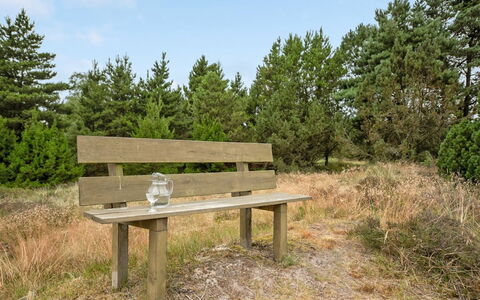 Torbjörn - 1.1Km from the Sea: Hierba, Casa, Techo, Casa, Cabaña, Arbusto, El Terreno Del Lote, Área Rural, Casa De Campo, Cobertura Del Suelo