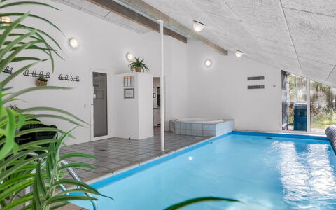 Jensen - 700M to the Fjord: Techo, Piscina, Diseño, Hotel, La Luz Del Día, Recurso, Aluminio, Planta De Casa, Eco Hotel, Villa