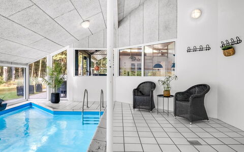 Jensen - 700M to the Fjord: Cabaña, Sombra, Diseño, Silla, Piscina, Planta De Casa, Recurso, Aluminio, Hotel, Estructura Al Aire Libre