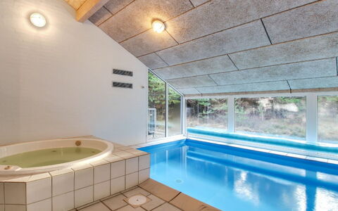 Jensen - 700M to the Fjord: Techo, Piso, Suelo, Diseño De Interiores, Piscina, Recurso, Ático, Diseño, Loseta, Eco Hotel