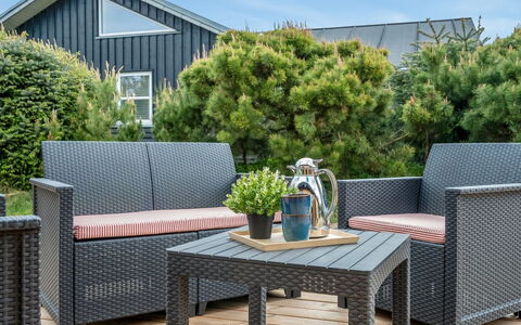 Alena - 1Km from the Sea: Mueble Para Exteriores, Jardín, Patio, Maceta, Planta De Casa, Mesa Al Aire Libre, Patio Interior, Mimbre