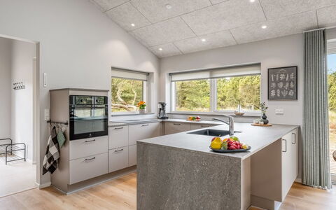 Alena - 1Km from the Sea: Cocina, Mostrador, Piso, Diseño De Interiores, Aparato De Cocina, Electrodoméstico, Techo, Suelo, Gabinetes, Mueble