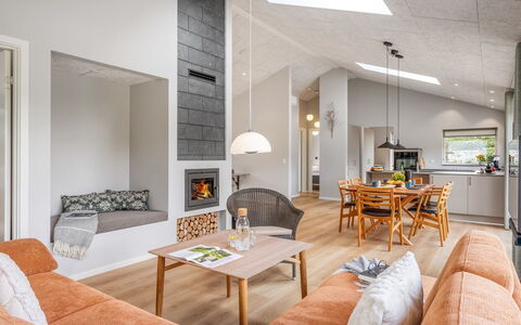 Alena - 1Km from the Sea: Diseño De Interiores, Mueble, Piso, Sofá, Madera, Techo, Suelo, Sala, Habitación, Encendiendo
