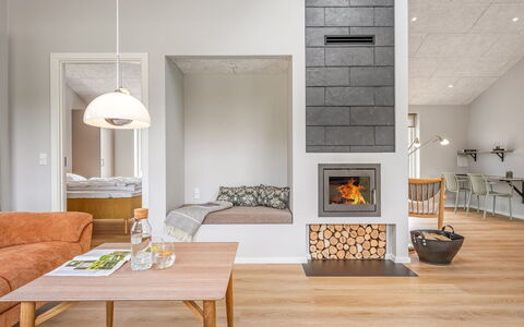 Alena - 1Km from the Sea: Mueble, Diseño De Interiores, Piso, Suelo, Pared, Madera, Suelos De Madera, Techo, Hogar, Sala