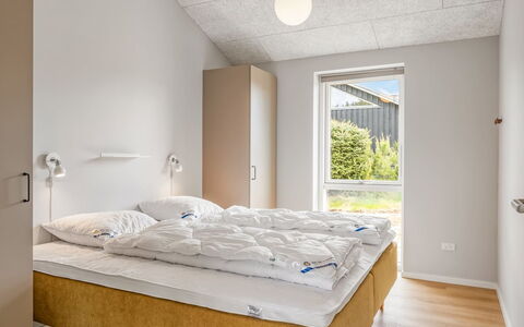 Alena - 1Km from the Sea: Pared, Diseño De Interiores, Techo, Piso, Habitación, Suelo, Habitación, Cama, Mueble, Lecho