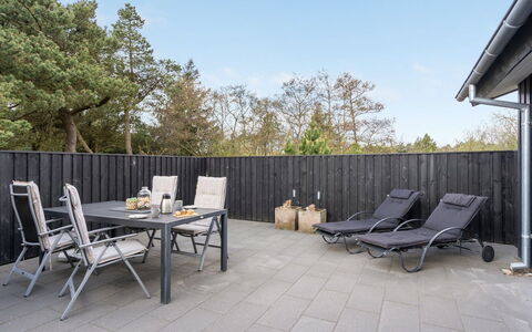 Monja - 2.2Km from the Sea: Piscina, Mueble Para Exteriores, Mueble, Recurso, Losa, Eco Hotel, Sombra, Silla, Ocio, Inmuebles