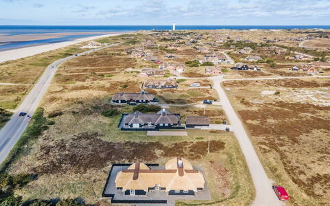 Rother - 100M from the Sea: Casa, Casa, Techo, Barrio Residencial, Cabaña, Inmuebles, Casa De Campo, Césped, Paisajismo, Vía Muerta