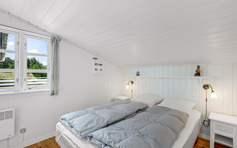 Dortea - 600M from the Sea: Madera, Techo, Habitación, Tablón, Madera Dura, Cama, Lecho, Suelos De Madera, Diseño, Marco De La Cama