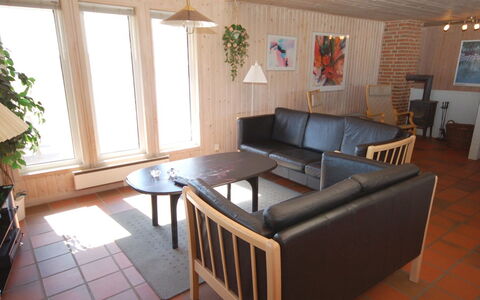 Riborg - from the Sea: Mueble, Piso, Diseño De Interiores, Suelo, Sofá, Madera, Sala, Mesa, Habitación, Techo