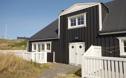 Eleonore - 100M from the Sea: Piscina, Ciudad De Vacaciones