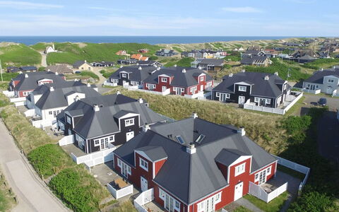 Eleonore - 100M from the Sea: Piscina, Ciudad De Vacaciones