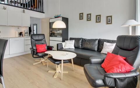 Pavlinka - 200M from the Sea: Mueble, Diseño De Interiores, Piso, Suelo, Sala, Habitación, Sofá, Encendiendo, Suelos De Madera, Departamento