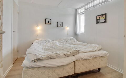 Pavlinka - 200M from the Sea: Mueble, Pared, Habitación, Cama, Diseño De Interiores, Madera, Techo, Suelo, Piso, Lecho