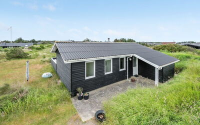 Marika - 500M from the Sea