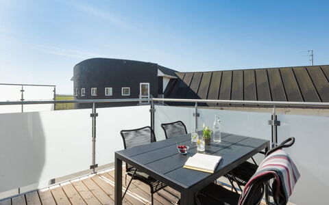 Aiana - 250M from the Sea: Techo, Cabaña, Casa, Sombra, Vía Muerta, Casa De Campo, Porche, Estructura Al Aire Libre, Edificios Del Jardín