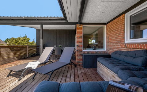 Bela - from the Sea: Madera, Material Compuesto, Manchas De Madera, Cubierta, Madera Dura, Sombra, Silla, Mueble Para Exteriores, La Luz Del Día, Balcón