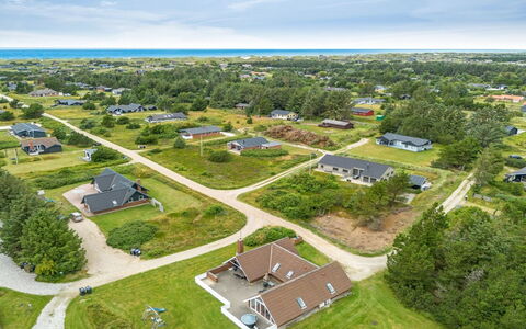Tuomi - 900M from the Sea: Cabaña, Casa, Casa, Techo, Porche, Inmuebles, Vía Muerta, Edificios Del Jardín, Casa De Campo, Yarda