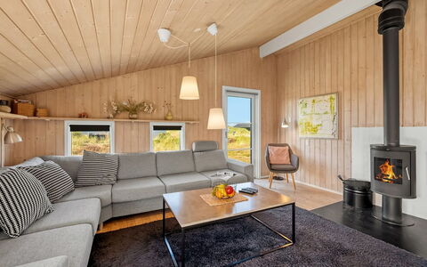 Hjalma - from the Sea: Madera, Diseño De Interiores, Piso, Techo, Suelo, Sala, Mueble, Sofá, Habitación, Casa