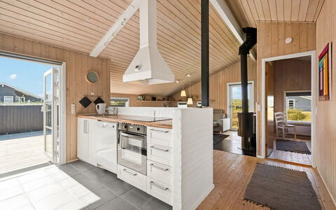 Hjalma - from the Sea: Piso, Madera, Suelo, Techo, Suelos De Madera, Cocina, Diseño De Interiores, Mostrador, Gabinetes, Casa