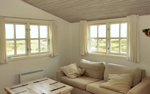 Swanja - from the Sea: Mueble, Madera, Diseño De Interiores, Piso, Suelo, Sofá, Habitación, Casa, Techo, Sala