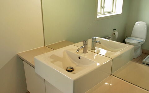 Swanja - from the Sea: Lavabo Del Baño, Lavabo, Arreglo De Tubería, Baño, Grifo, Diseño De Interiores, Piso, Mostrador, Mueble De Baño, Plomería