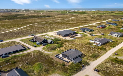 Arbnora - 400M from the Sea: Madera, Casa, Cabaña, Casa, Techo, Área Rural, Vía Muerta, Cuarto De Troncos, Edificios Del Jardín, Madera Dura