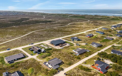 Arbnora - 400M from the Sea: Madera, Casa, Cabaña, Casa, Techo, Área Rural, Vía Muerta, Cuarto De Troncos, Edificios Del Jardín, Madera Dura