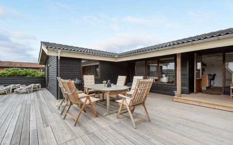 Leleks - 200M from the Sea: Casa, Casa, Techo, Cabaña, Arbusto, Vía Muerta, Puerta, Jardín, Casa De Campo