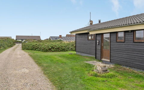 Leleks - 200M from the Sea: Casa, Casa, Techo, Cabaña, Arbusto, Vía Muerta, Puerta, Jardín, Casa De Campo