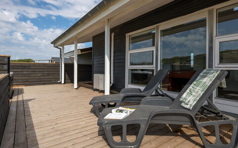 Temelko - 200M from the Sea: Piscina, Mueble Para Exteriores, Mueble, Recurso, Losa, Eco Hotel, Sombra, Silla, Ocio, Inmuebles