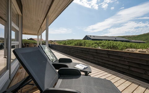 Temelko - 200M from the Sea: Piscina, Mueble Para Exteriores, Mueble, Recurso, Losa, Eco Hotel, Sombra, Silla, Ocio, Inmuebles