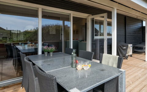 Temelko - 200M from the Sea: Piscina, Mueble Para Exteriores, Mueble, Recurso, Losa, Eco Hotel, Sombra, Silla, Ocio, Inmuebles
