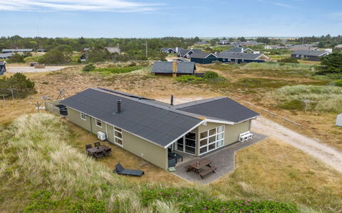 Drifa - 600M from the Sea: Techo, El Terreno Del Lote, Cabaña, Casa, Área Rural, Cobertizo, Vía Muerta, Edificios Del Jardín, Cuarto De Troncos, \Choza