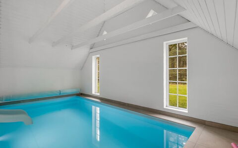 Nilla - 2.1Km from the Sea: Piso, Techo, Suelo, Piscina, Ático, Diseño, La Luz Del Día, Haz, Hotel