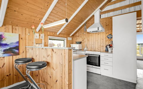 Sofie - 150M from the Sea: Madera, Techo, Casa, Cocina, Cabaña, Manchas De Madera, Cuarto De Troncos, Tablón, Lámpara, Madera Dura