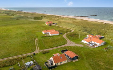 Dietlinde - 100M from the Sea: Casa, Techo, Casa, Cabaña, Cobertizo, Edificios Del Jardín, Vía Muerta, Yarda, Cuarto De Troncos, \Choza