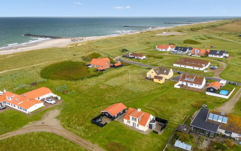 Dietlinde - 100M from the Sea: Casa, Techo, Casa, Cabaña, Cobertizo, Edificios Del Jardín, Vía Muerta, Yarda, Cuarto De Troncos, \Choza