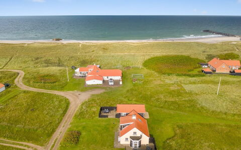 Dietlinde - 100M from the Sea: Casa, Techo, Casa, Cabaña, Cobertizo, Edificios Del Jardín, Vía Muerta, Yarda, Cuarto De Troncos, \Choza