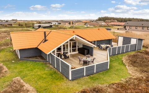 Doris - 150M from the Sea: Techo, El Terreno Del Lote, Cabaña, Casa, Área Rural, Cobertizo, Vía Muerta, Edificios Del Jardín, Cuarto De Troncos, \Choza