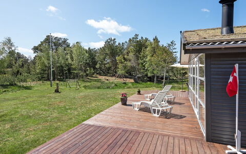 Ninna - 1Km from the Sea: Hierba, Casa, Techo, Casa, Cabaña, Arbusto, El Terreno Del Lote, Área Rural, Casa De Campo, Cobertura Del Suelo
