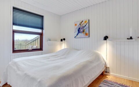 Jobst - 150M from the Sea: Madera, Techo, Habitación, Diseño De Interiores, Casa, Suelo, Cama, Suelos De Madera, Habitación, Lecho