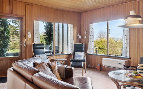 Frode - 400M from the Sea: Madera, Casa, Cabaña, Casa, Techo, Área Rural, Vía Muerta, Cuarto De Troncos, Edificios Del Jardín, Madera Dura