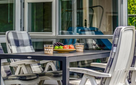 Joakim - 350M from the Sea: Piscina, Mueble Para Exteriores, Mueble, Recurso, Losa, Eco Hotel, Sombra, Silla, Ocio, Inmuebles
