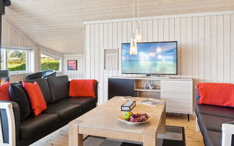 Godtfrede - 950M from the Sea: Piscina, Mueble Para Exteriores, Mueble, Recurso, Losa, Eco Hotel, Sombra, Silla, Ocio, Inmuebles