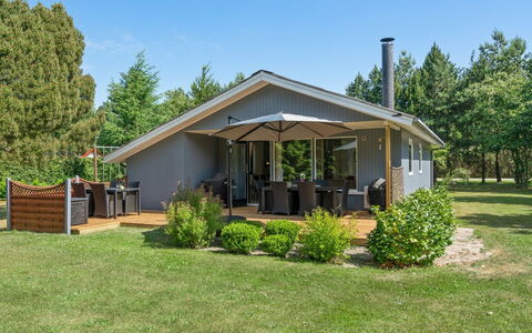 Filippa - 900M from the Sea: Madera, Casa, Cabaña, Casa, Techo, Área Rural, Vía Muerta, Cuarto De Troncos, Edificios Del Jardín, Madera Dura
