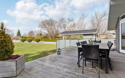 Justiina - 800M from the Sea