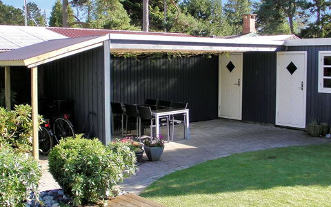 Nitis - 200M from the Sea: Madera, Casa, Cabaña, Casa, Techo, Área Rural, Vía Muerta, Cuarto De Troncos, Edificios Del Jardín, Madera Dura