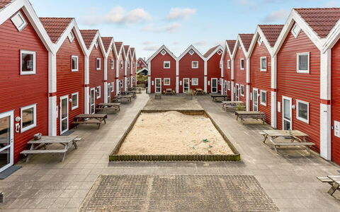 Alissa - 400M from the Sea: Mueble, Madera, Diseño De Interiores, Piso, Suelo, Silla, Habitación, Techo, Sala, Departamento